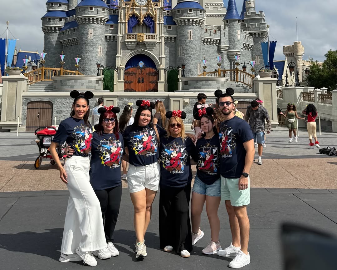 (galeria)-un-sueno:-¡exmiss-llevo-a-toda-su-familia-a-conocer-disney!