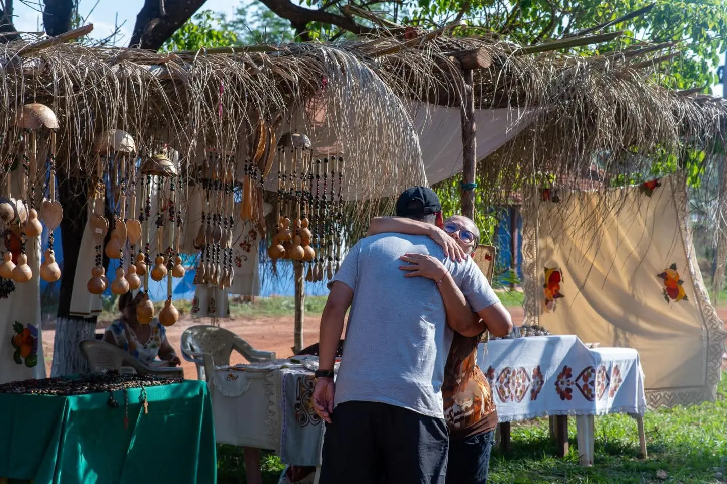 san-vicente:-feria-de-artesanas-muestra-variedad-de-trabajos