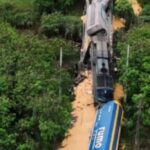trem-com-carga-de-milho-descarrila-em-limeira,-no-interior-de-sp;-operacao-e-normalizada