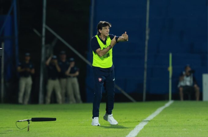 durisimo-costas:-“hay-jugadores-que-deben-bajar-de-peso”