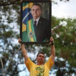 em-goiania,-flavio-bolsonaro-acusa-cnbb-de-ajudar-pt-com-fake-news