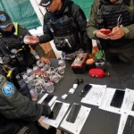 secuestran-celulares-y-armas-blancas-en-carceles-de-la-paz-y-sucre