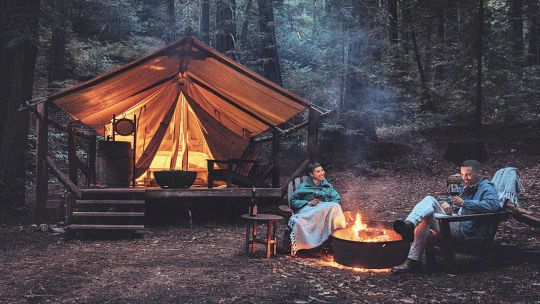 que-es-la-hora-azul:-el-momento-secreto-del-campamento