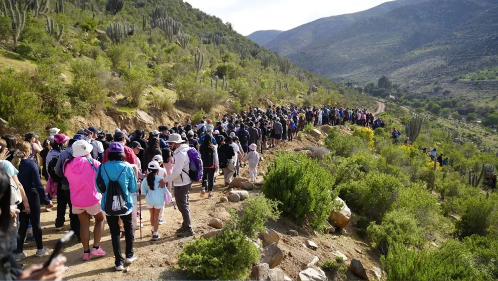 mas-de-300-personas-disfrutaron-de-una-nueva-jornada-de-trekking-familiar-en-quebrada-seca-de-sotaqui