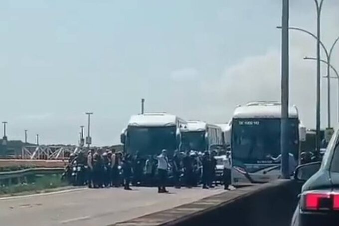 chefe-do-trafico-no-complexo-de-israel-ordenou-ataque-a-onibus-escolares-no-rio,-diz-policia