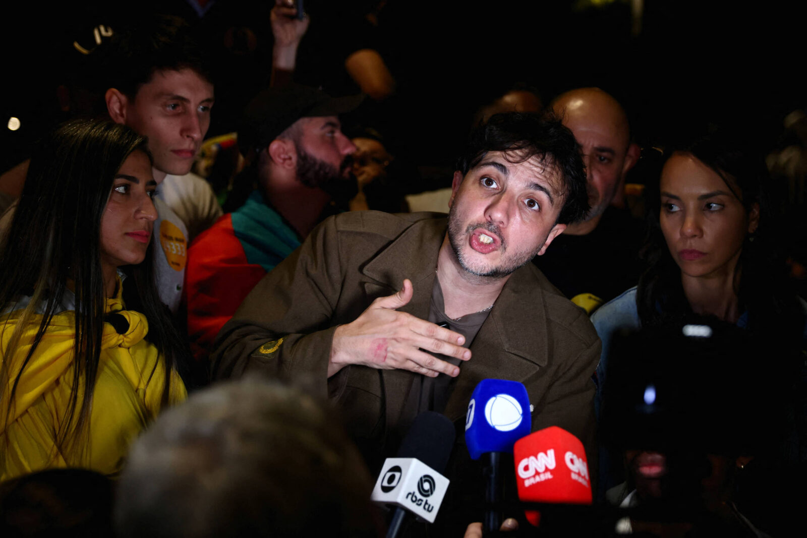 renan-diz-que-nao-deve-ser-chamado-pela-globo-para-debate-por-causa-de-flavio