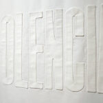 a-violencia-e-o-laco-que-une-toda-a-america-latina-nas-obras-de-arte-da-feira-artbo