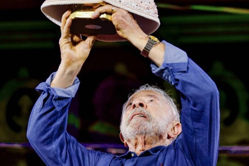 lula-e-janja-exploram-fake-news-sobre-nossa-senhora,-e-presidente-ataca-igreja-por-elo-com-vorcaro
