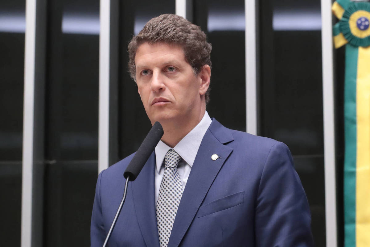 aliados-de-nunes-descartam-apoio-a-salles-para-sua-sucessao-em-2028