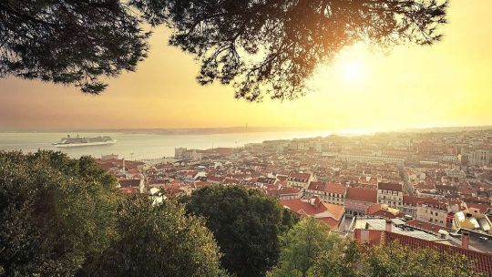 lisboa-tienta-al-viajero-con-su-historia,-gastronomia-excepcional-y-los-mejores-precios-de-europa