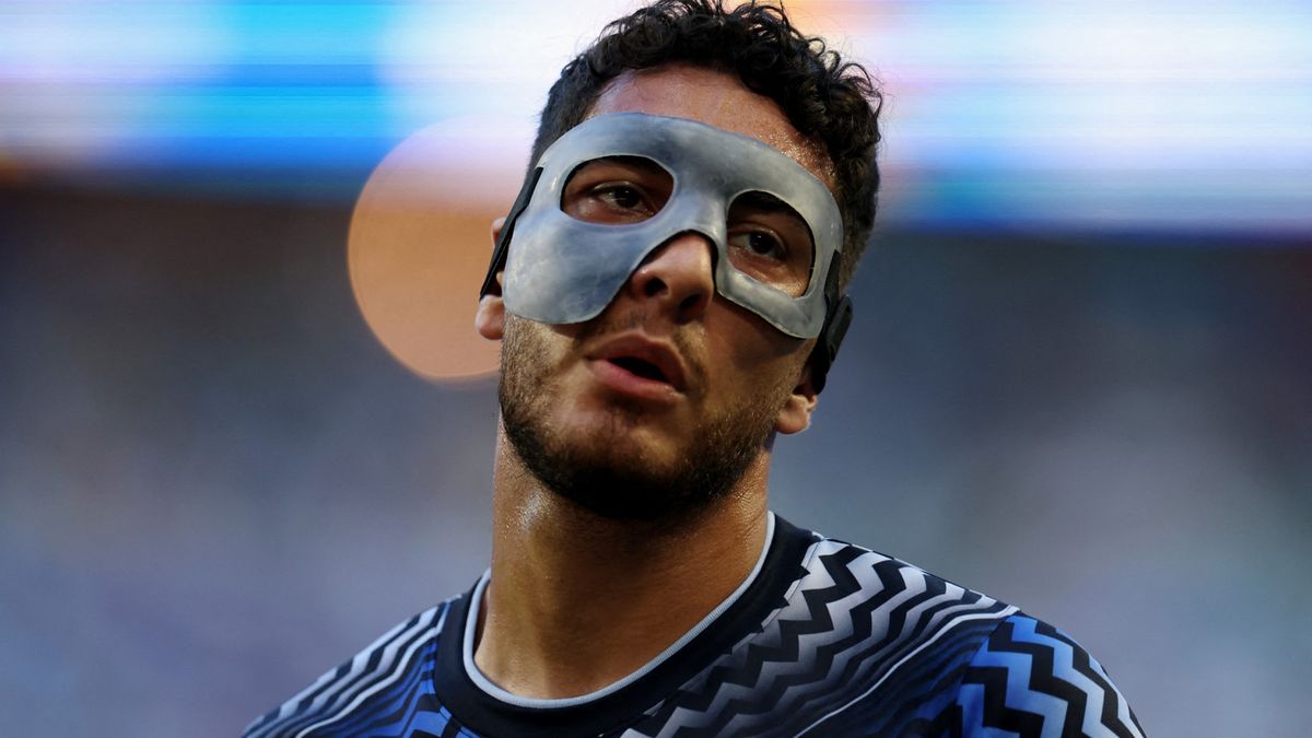 nueva-baja-en-la-seleccion-uruguaya:-sebastian-caceres-abandono-la-delegacion-celeste-por-lesion-y-volvera-a-espana