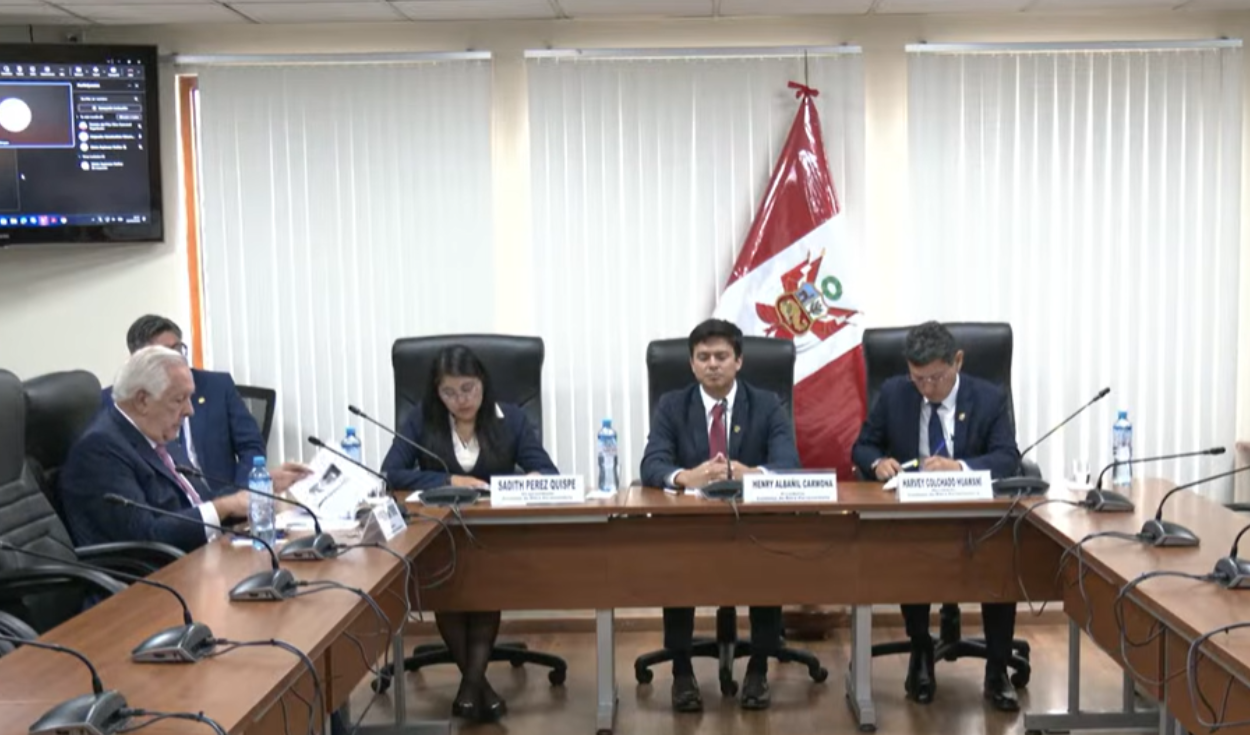 comision-de-etica-aprueba-iniciar-investigacion-contra-milagros-santana-y-abre-denuncias-contra-julian-perez-y-catherin-palomino