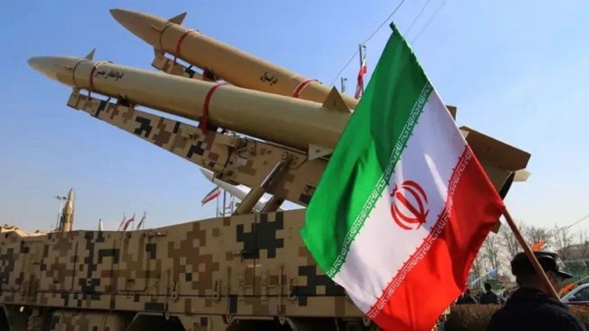 la-moneda-de-iran-se-derrumbo-a-un-nuevo-minimo-historico-mientras-la-guerra-con-eeuu-impacta-en-su-economia