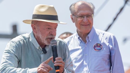 poll:-lula-and-bolsonaro-deadlocked-in-final-week-of-election-campaign