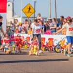 mas-de-500-ninos-participaron-de-la-carrera-de-triciclos-en-encarnacion 