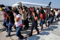 tribunal-supremo-de-eeuu-autoriza-temporalmente-reactivar-la-deportacion-de-migrantes-a-terceros-paises