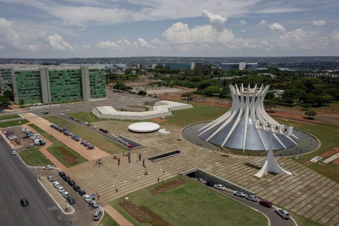 quaest:-celina-leao-lidera-disputa-ao-governo-do-df-com-39%,-e-grass-tem-23%