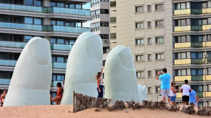 la-intendencia-de-maldonado-licito-el-iconico-parador-junto-a-“los-dedos”-de-playa-brava:-tuvo-cuatro-ofertas