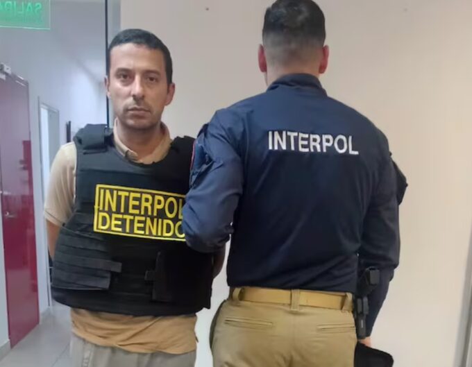 pastor-imputado-por-abuso-se-va-a-ir-a-su-casa-con-tobillera