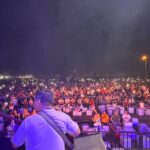 mas-de-10000-entradas-vendidas-y-una-multitud-estimada-de-30.000-personas-en-el-festival-solidario-por-hugo-javier