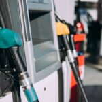 combustibles:-el-gobierno-volvio-a-postergar-la-suba-de-impuestos-y-busca-contener-el-impacto-en-los-surtidores