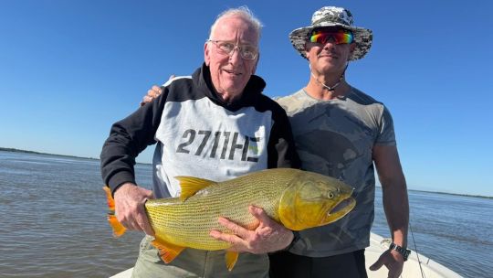 el-parana-crece-y-cambia-la-pesca:-florencia-aparece-como-un-destino-clave-para-los-dorados