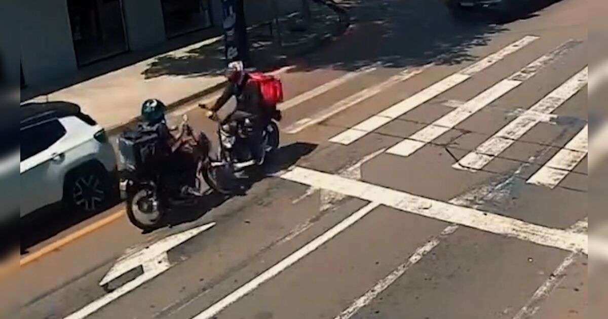 motociclista-invade-a-contramao-e-bate-de-frente-com-outra-moto-em-arapongas;-veja