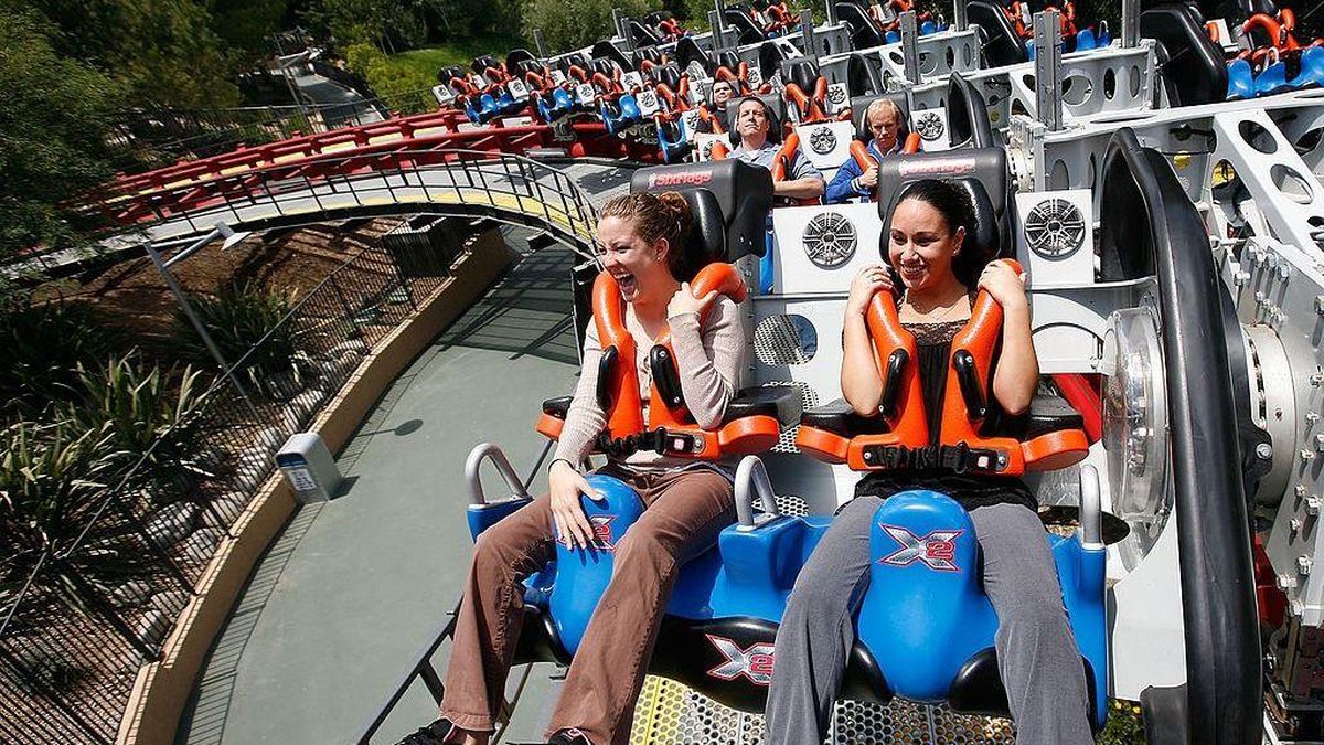 x2:-como-es-la-montana-rusa-cerrada-en-el-parque-six-flags-de-california-y-que-se-sabe-de-las-denuncias-que-enfrenta-por-lesiones-cerebrales