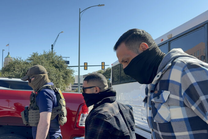ice-planea-contratar-a-5-mil-nuevos-agentes-para-aumentar-las-detenciones-y-deportaciones-en-ee-uu.