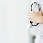 detectores-de-metales-y-siete-anillos-de-seguridad:-la-propuesta-para-evitar-el-“fraude-electronico”-en-el-examen-de-1.700-residentes-medicos