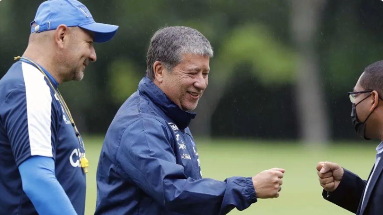 el-«bolillo»-gomez-renunciara-si-el-salvador-desciende-a-la-liga-b