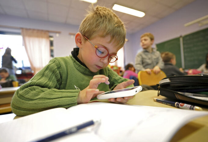 plantean-renovar-la-educacion-para-no-quedar-atras-con-la-ia