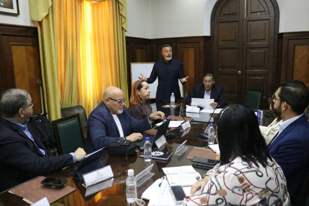 comision-preliminar-se-instala-y-anuncia-comite-de-postulaciones-judiciales-para-el-15-de-octubre 