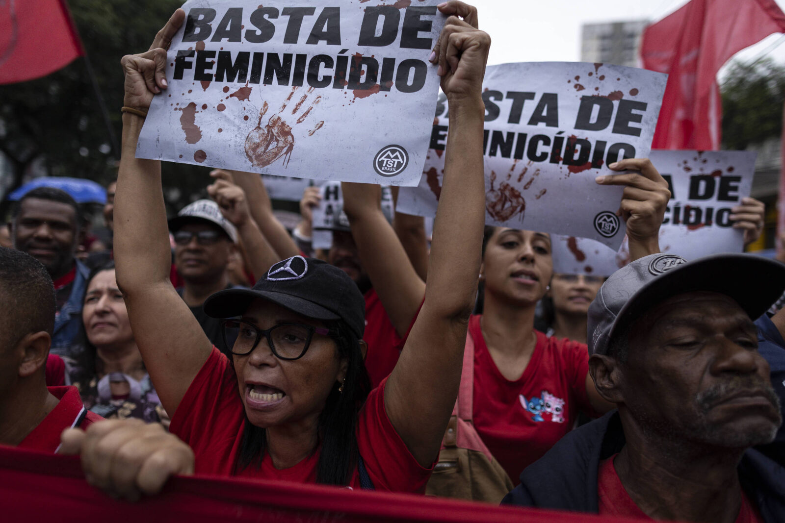 assassinato-de-brasileira-na-espanha-gera-protesto-e-prisao-de-tres-suspeitos