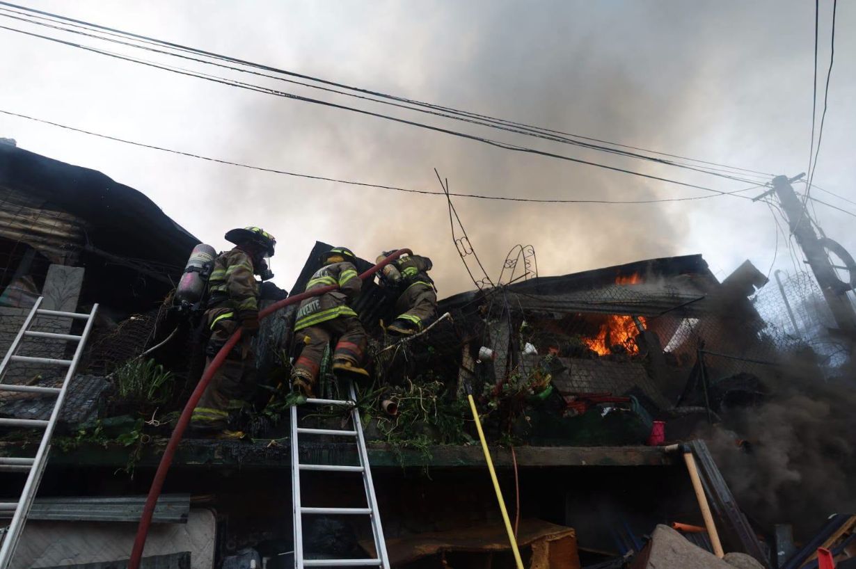 incendio-en-recicladora-de-villa-nueva-deja-una-mujer-fallecida-y-perdidas-materiales