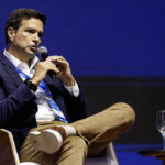 mensagens-mostram-que-campos-neto-convidou-vorcaro-para-encontro-em-casa-quando-presidia-bc