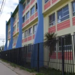 familiar-de-alumno-amenaza-con-una-pistola-a-estudiantes-en-medio-de-pelea-en-ovalle