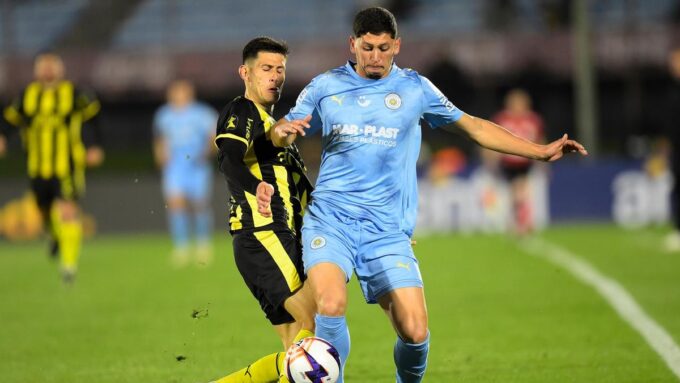 lucas-ferreira-valoro-el-empate-de-penarol-ante-montevideo-city-torque:-“nos-obligaron-a-meternos-atras,-lo-sufrimos”