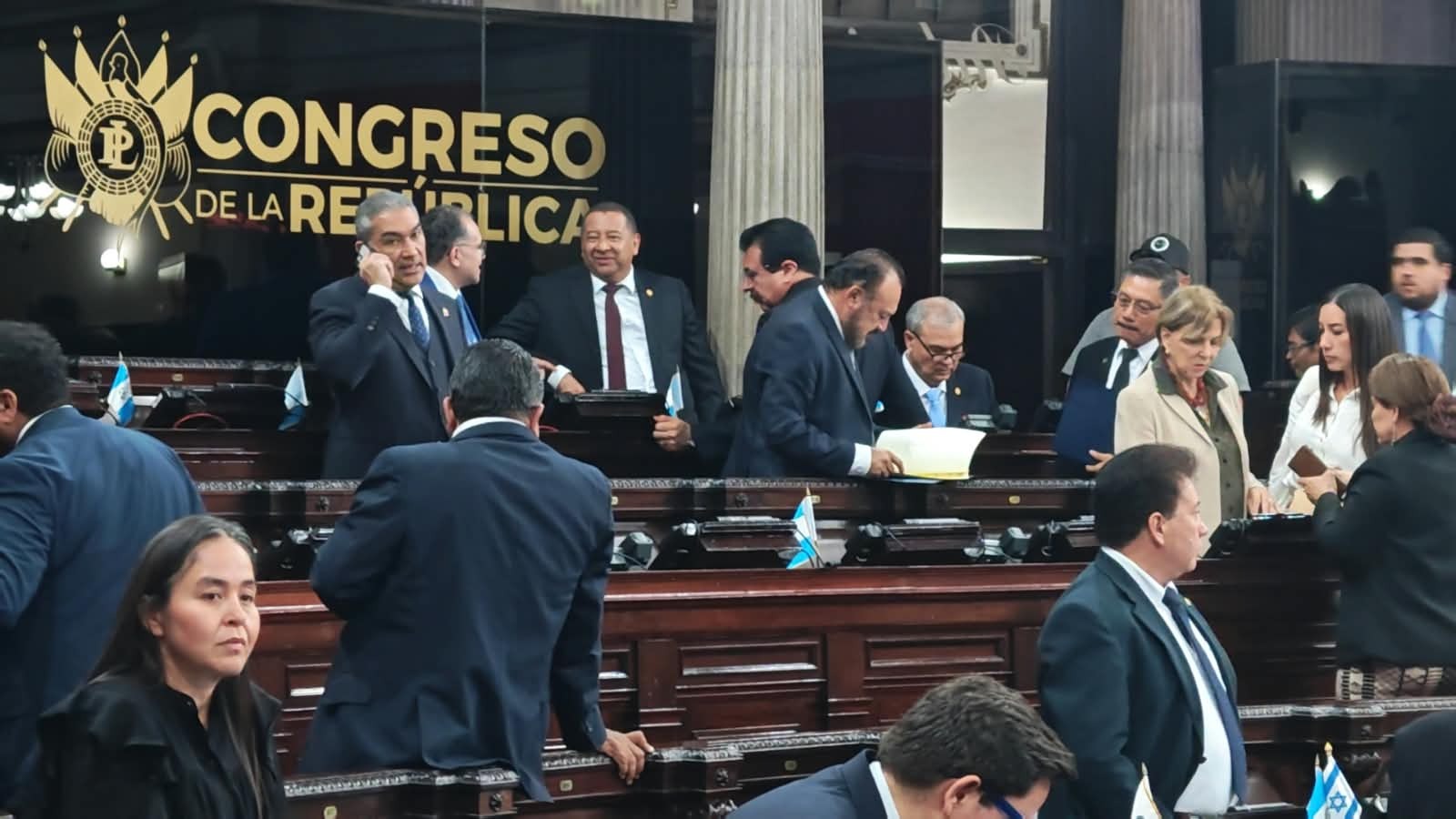 los-mensajes-y-dudas-que-evitaron-adelantar-la-eleccion-de-contralor-general-el-29-de-septiembre