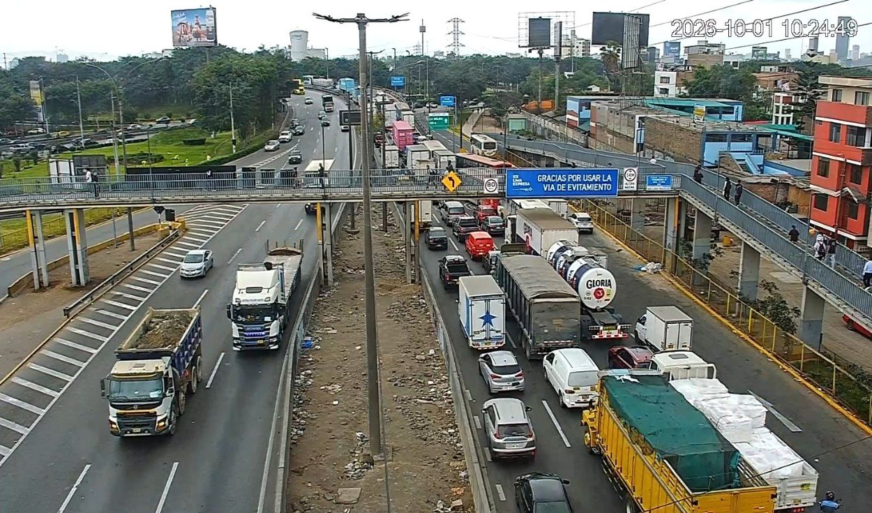 trafico-en-via-evitamiento:-accidente-cerca-al-pentagonito-genera-fuerte-congestion-vehicular