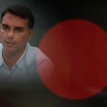 o-curriculo-de-flavio-bolsonaro