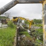 limpieza-de-canales-en-la-urbe-crucena-interviene-45.000-metros-lineales