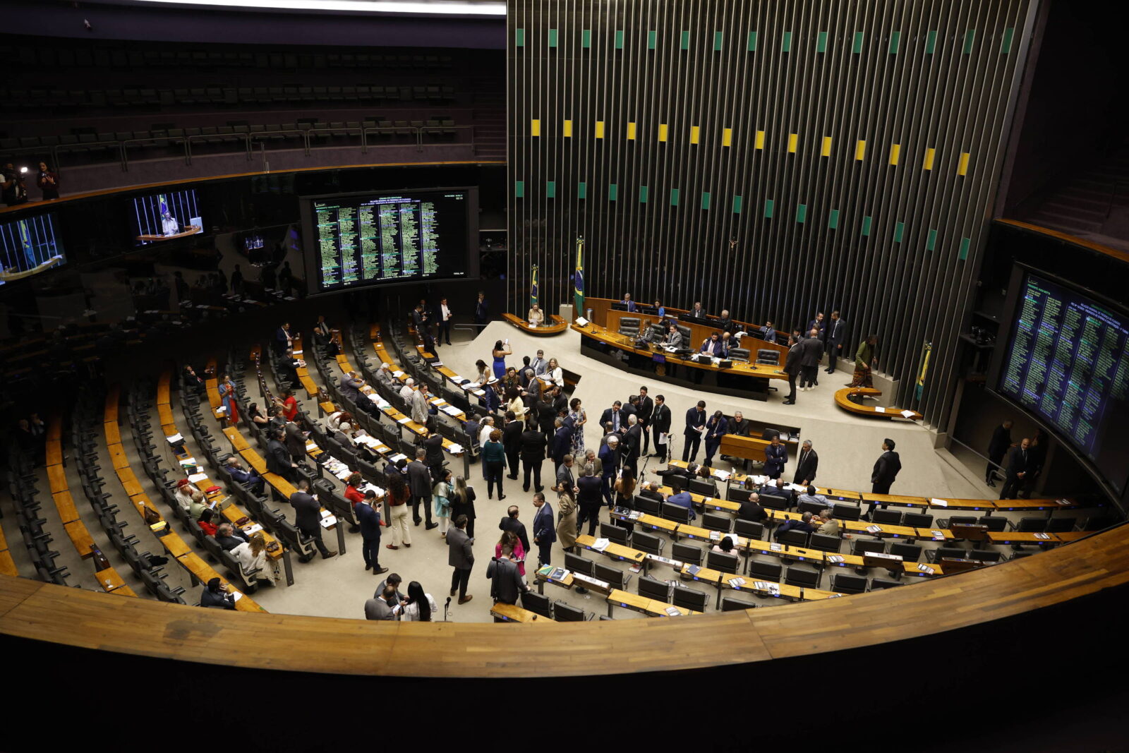 pagamentos-de-emendas-da-saude-disparam-antes-de-campanhas-eleitorais,-mostra-levantamento