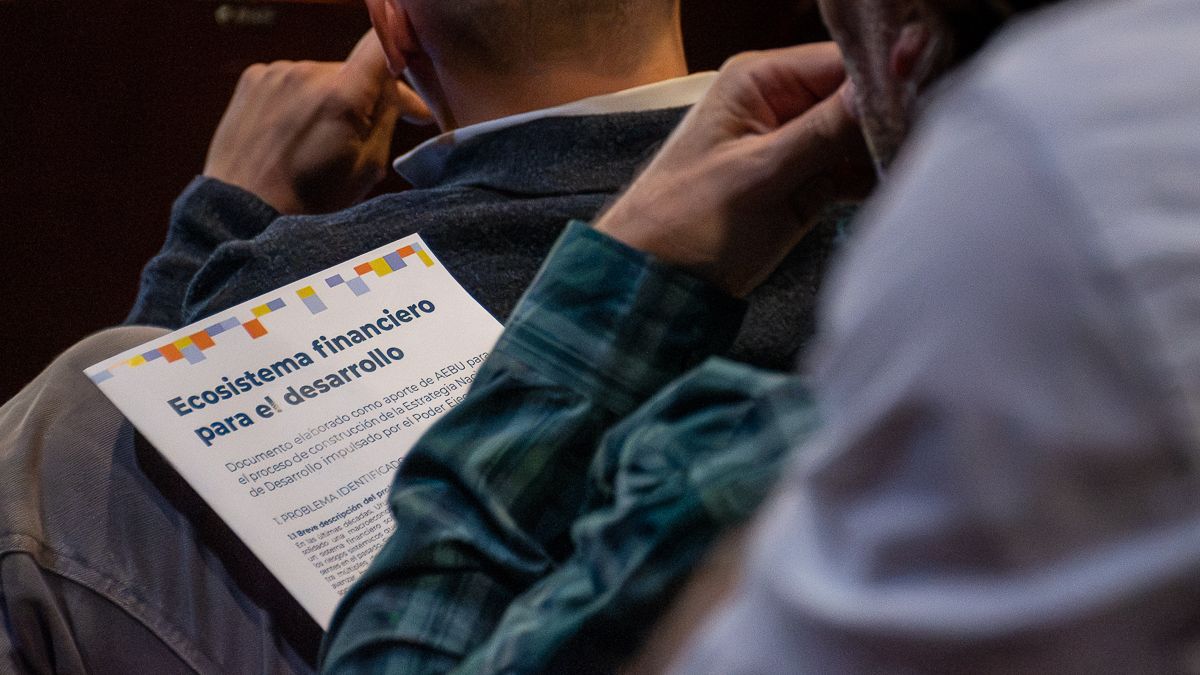de-la-billetera-de-inversion-nacional-al-crowdfunding-estatal:-las-ideas-de-aebu-para-democratizar-el-ahorro-y-financiar-el-desarrollo