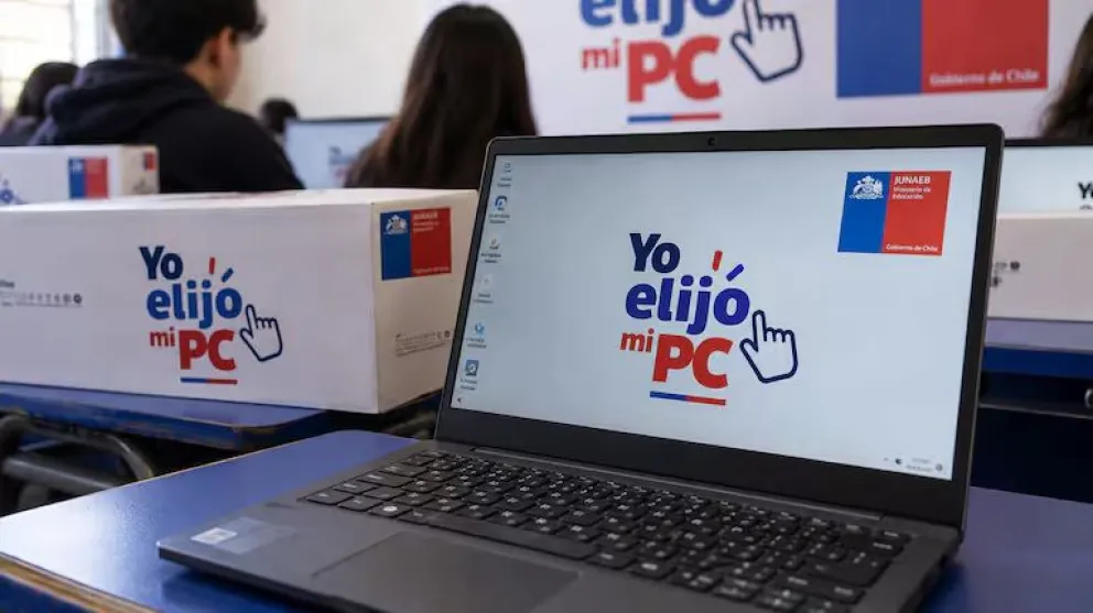 “yo-elijo-mi-pc”-queda-en-suspenso:-presupuesto-2027-de-kast-no-contempla-recursos-para-entregar-notebooks