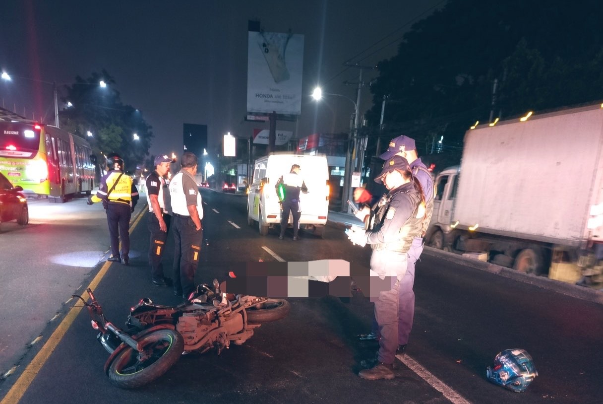 accidente-en-calzada-aguilar-batres-deja-un-motorista-fallecido;-se-reporta-trafico-pesado-en-el-sector