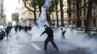 “tu-rompes,-tus-padres-pagan”:-2000-detenidos,-y-policias-y-profesores-heridos-por-la-violencia-estudiantil-en-francia