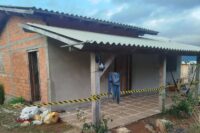policia-investiga-mortes-de-mae-e-filha-de-13-anos-dentro-de-casa-no-interior-do-rs