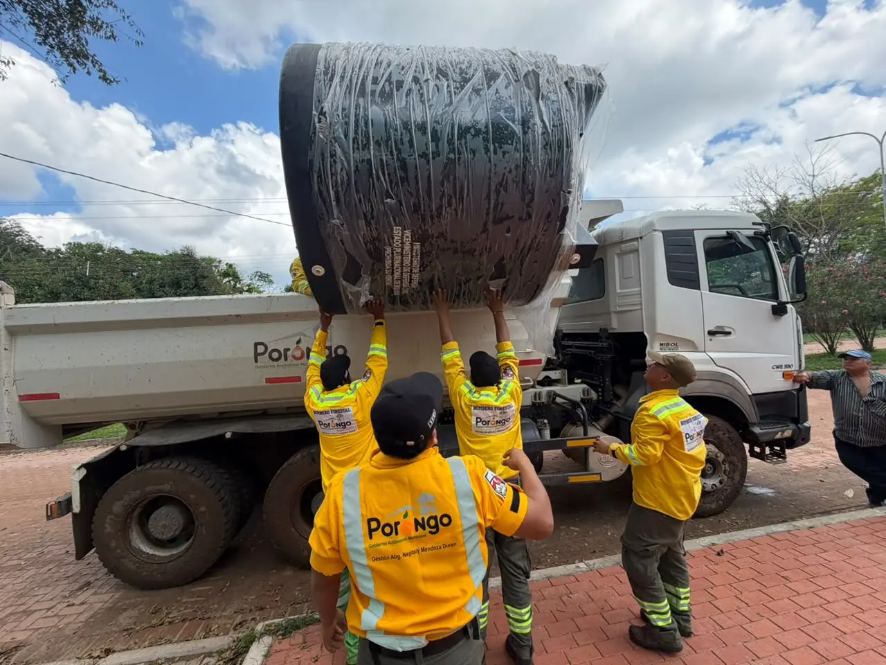 porongo-recibe-11-tanques-de-agua-para-fortalecer-seguridad-hidrica