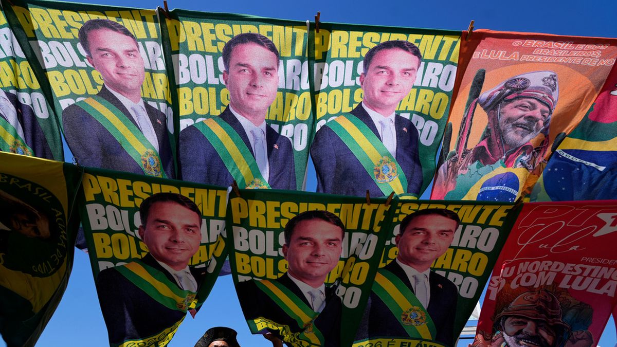 brasil,-ante-una-eleccion-polarizada-y-de-fuerte-impacto-regional:-lula-y-bolsonaro-parten-como-favoritos